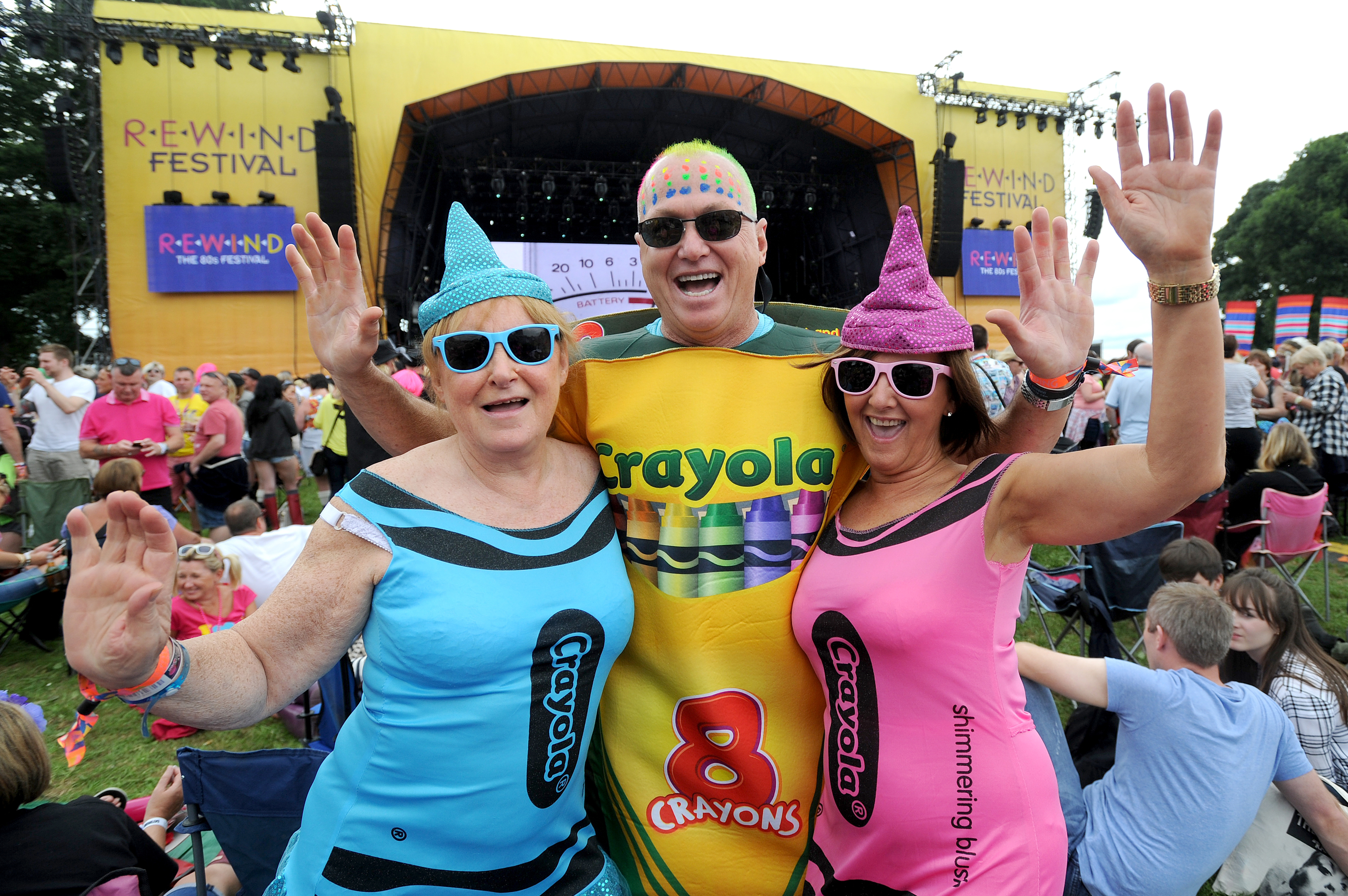 Begivenhed chokolade Bugt VIDEO: Rewind Festival fans take '80s costumes and dance routines  seriously! - The Sunday Post